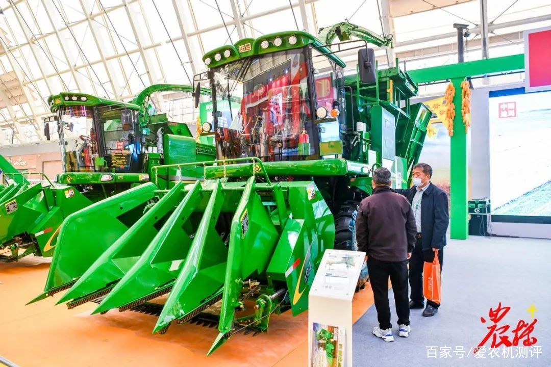 國際農(nóng)機展上玉米收獲機市場趨勢與銷售價格分析